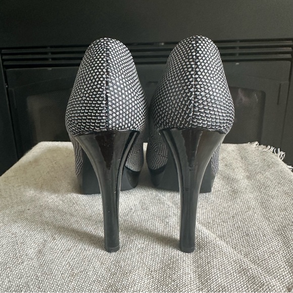 Calvin Klein Kendall Black Platform pumps Heels size 7 - Picture 3 of 12